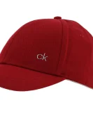 Бейзболна шапка CK METALLIC Calvin Klein бордо